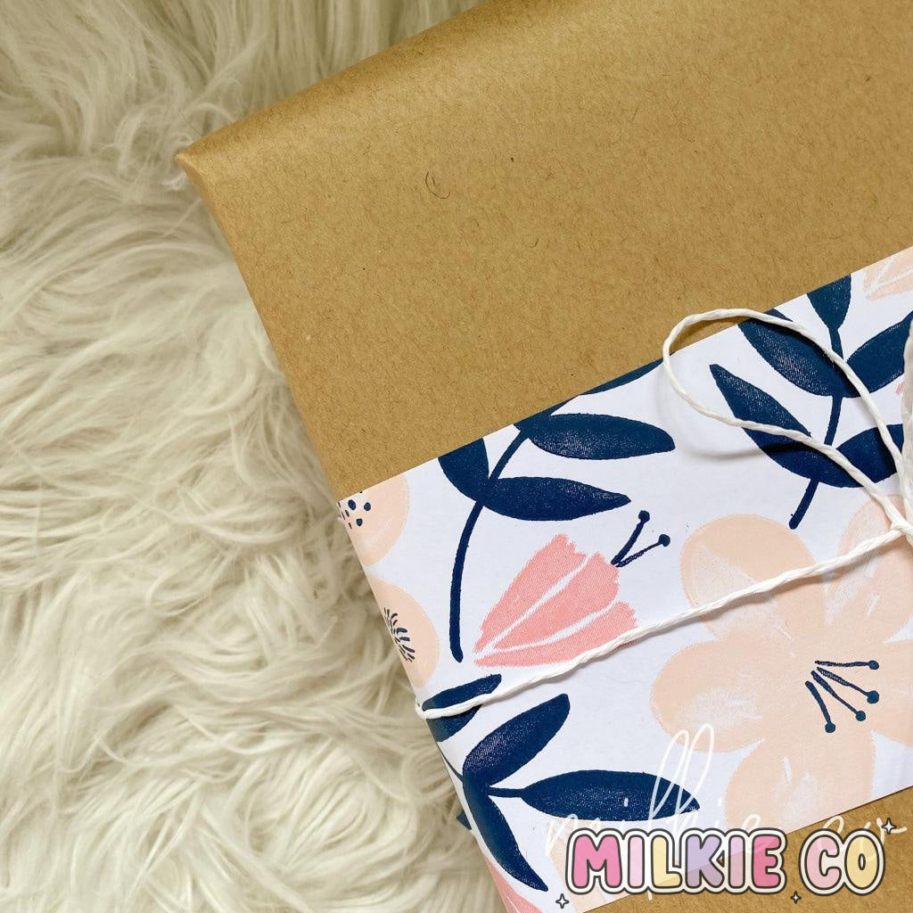 Gift Wrapping Magnolia / Yes - White