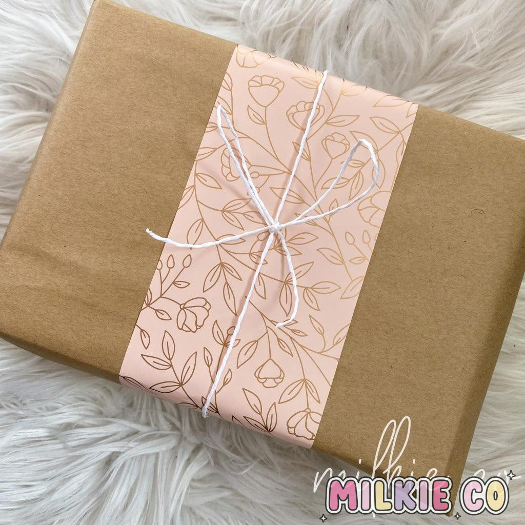 Gift Wrapping Delicate Flowers / Yes - White