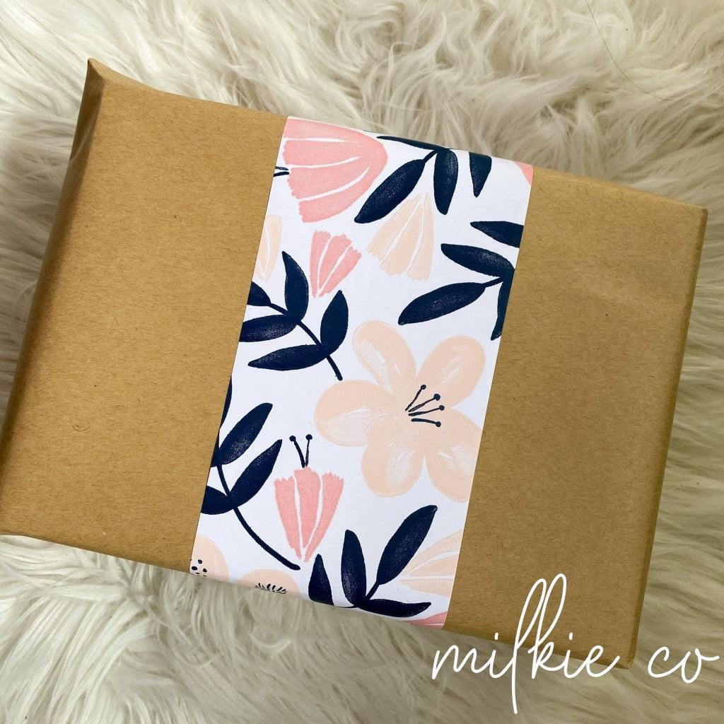 Gift Wrapping Magnolia / No